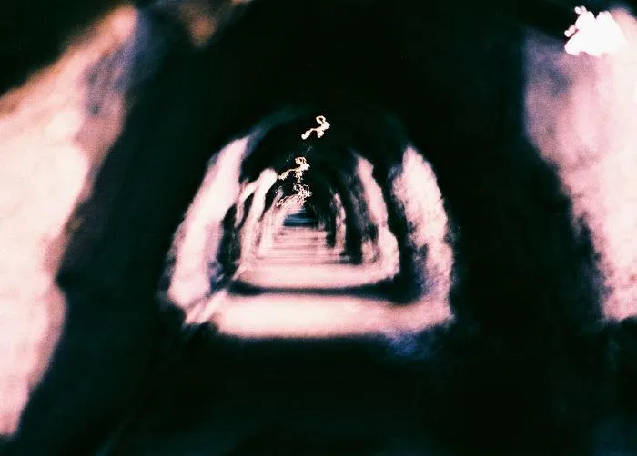 Tunnel 1