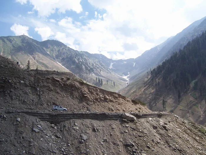 Road from Chitral to Shandur