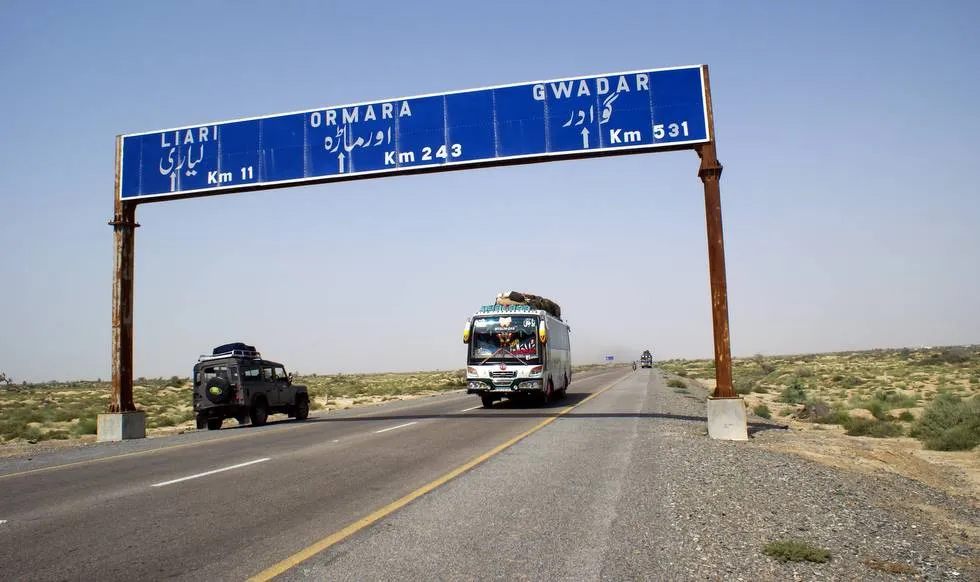 Coastal highway mileage sign