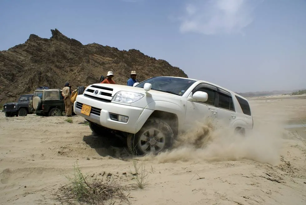 Hilux Surf in action