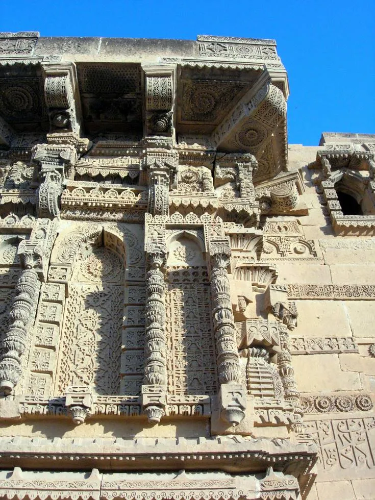 Carvings on the tombs