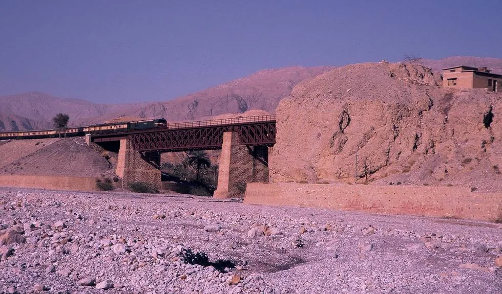 Train Pic from Riverbed