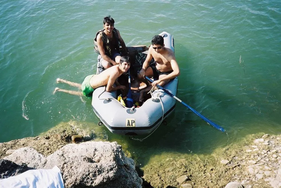 In Ze Boat