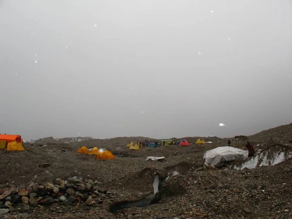 Goro II campsite snowing
