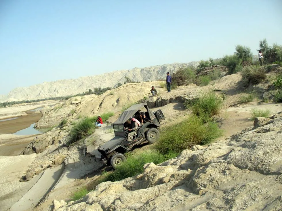 42 Ford decending into the river bed