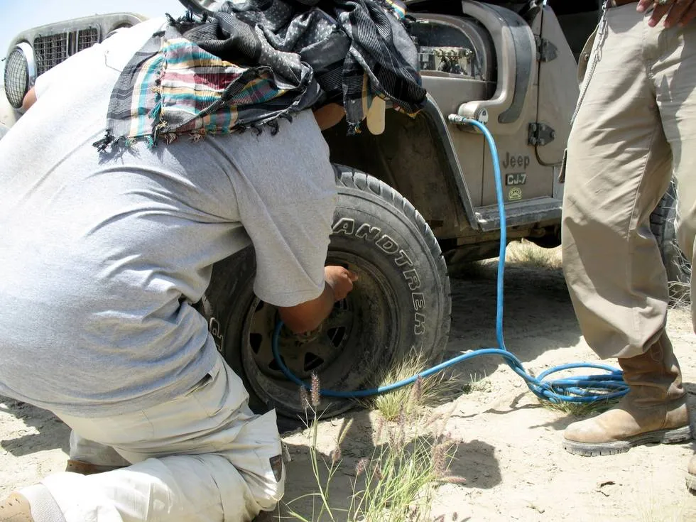 Filling up a punctured tyre