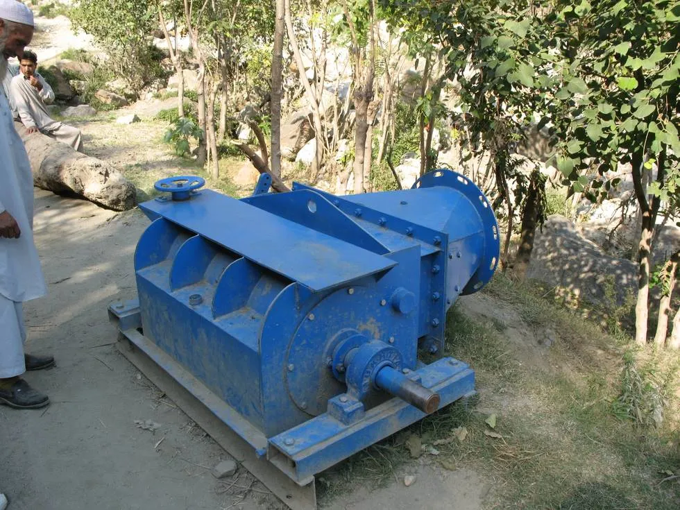 Water turbine used to drive the generator