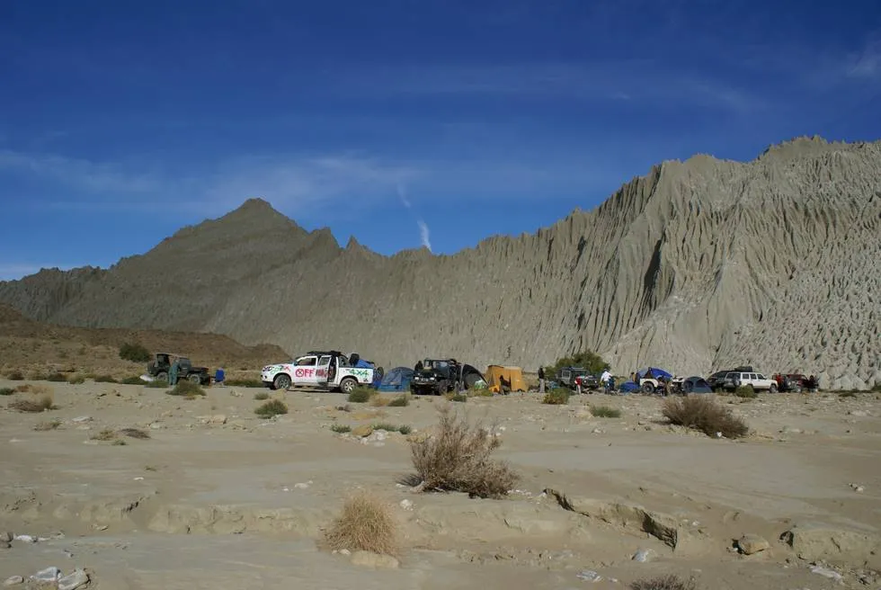 Nearly ten in the morning and the campsite is nowhere near being packed.