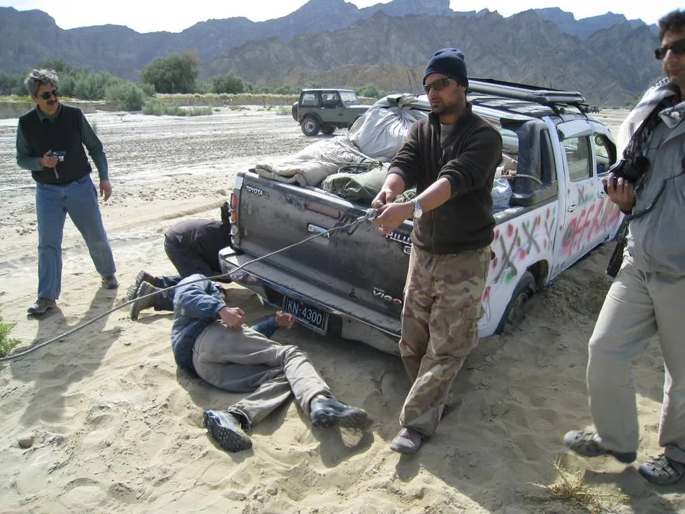 Preparations on way to wich out the Hilux