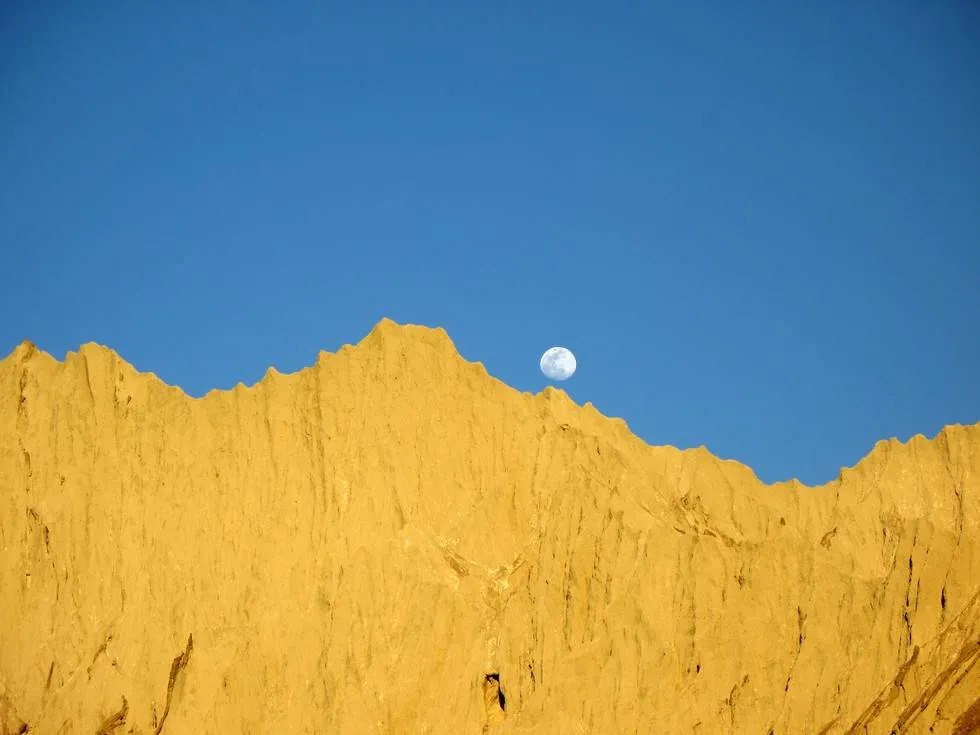 Moonrise - 5pm in Hingol